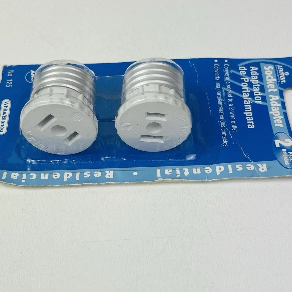 2 Leviton C22-0125-000 15A 125V 660W White Aluminum Medium Base Socket Adapters